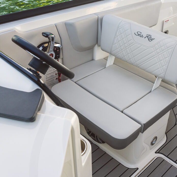 SDX 230 Outboard helm seat