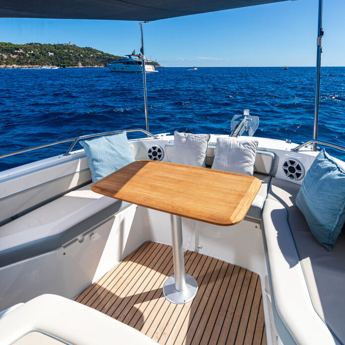 CAP CAMARAT_9.0CCS2_IMAGE_INTERIOR (1)