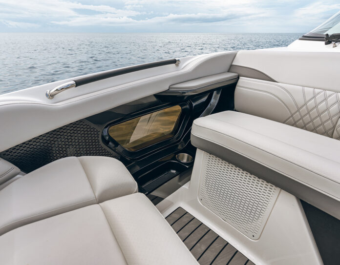 SLX 360 Outboard bow window