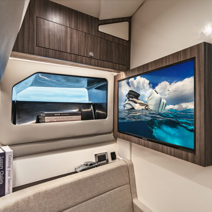 SLX 360 Outboard salon with TV