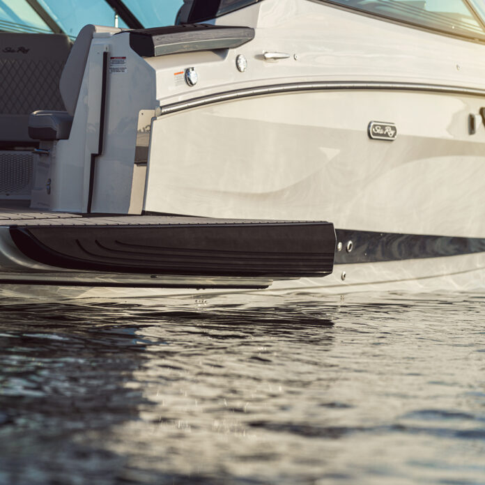 SLX 360 Outboard fold-down swim terrace